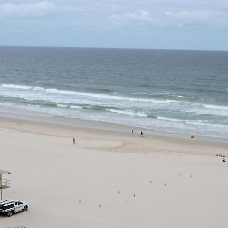 President Holiday Apartments - Absolute Beachfront 黄金海岸 外观 照片