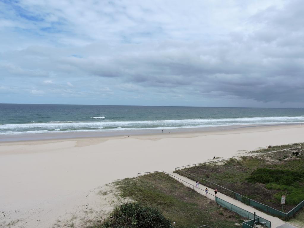 President Holiday Apartments - Absolute Beachfront 黄金海岸 外观 照片