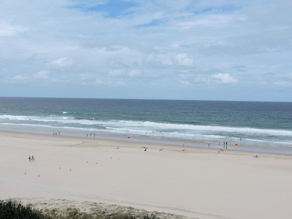 President Holiday Apartments - Absolute Beachfront 黄金海岸 外观 照片