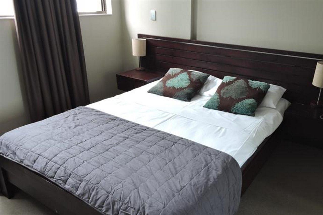 President Holiday Apartments - Absolute Beachfront 黄金海岸 外观 照片