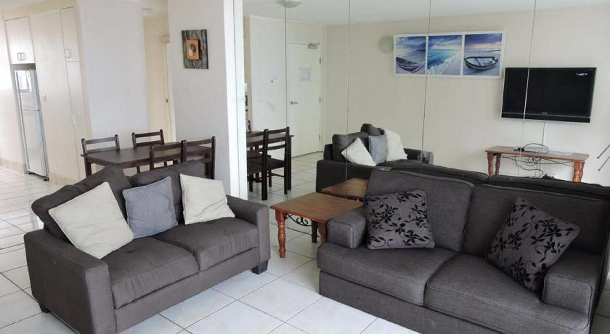 President Holiday Apartments - Absolute Beachfront 黄金海岸 外观 照片