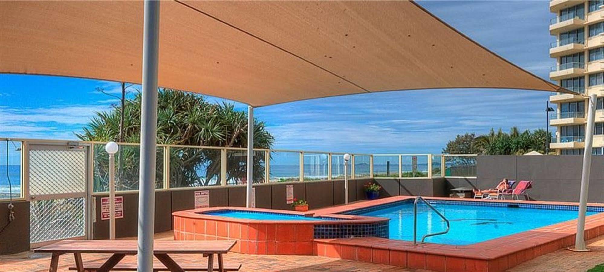 President Holiday Apartments - Absolute Beachfront 黄金海岸 外观 照片